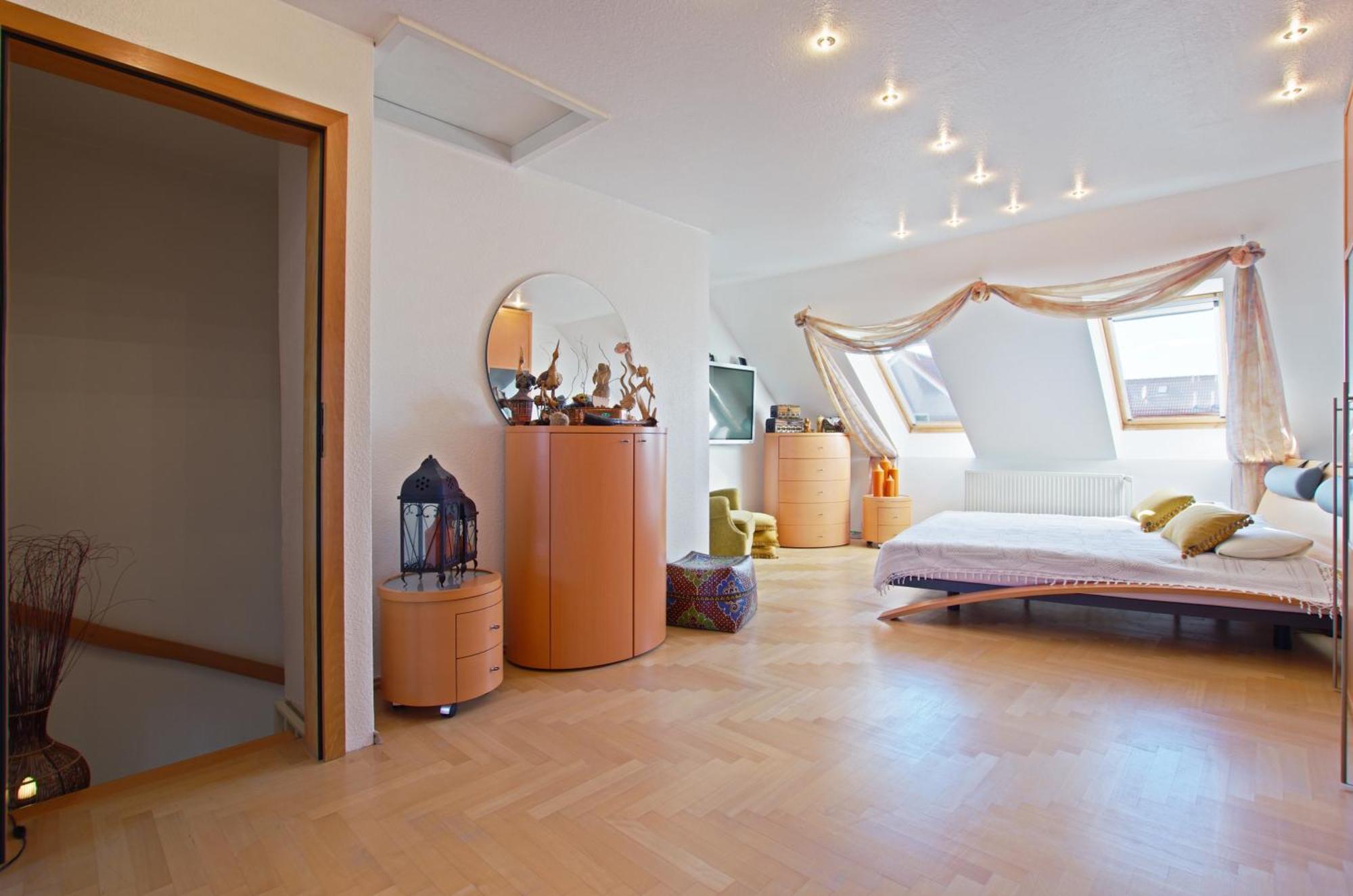 Private Rooms Near Exhibition Center Hannover Exterior photo
