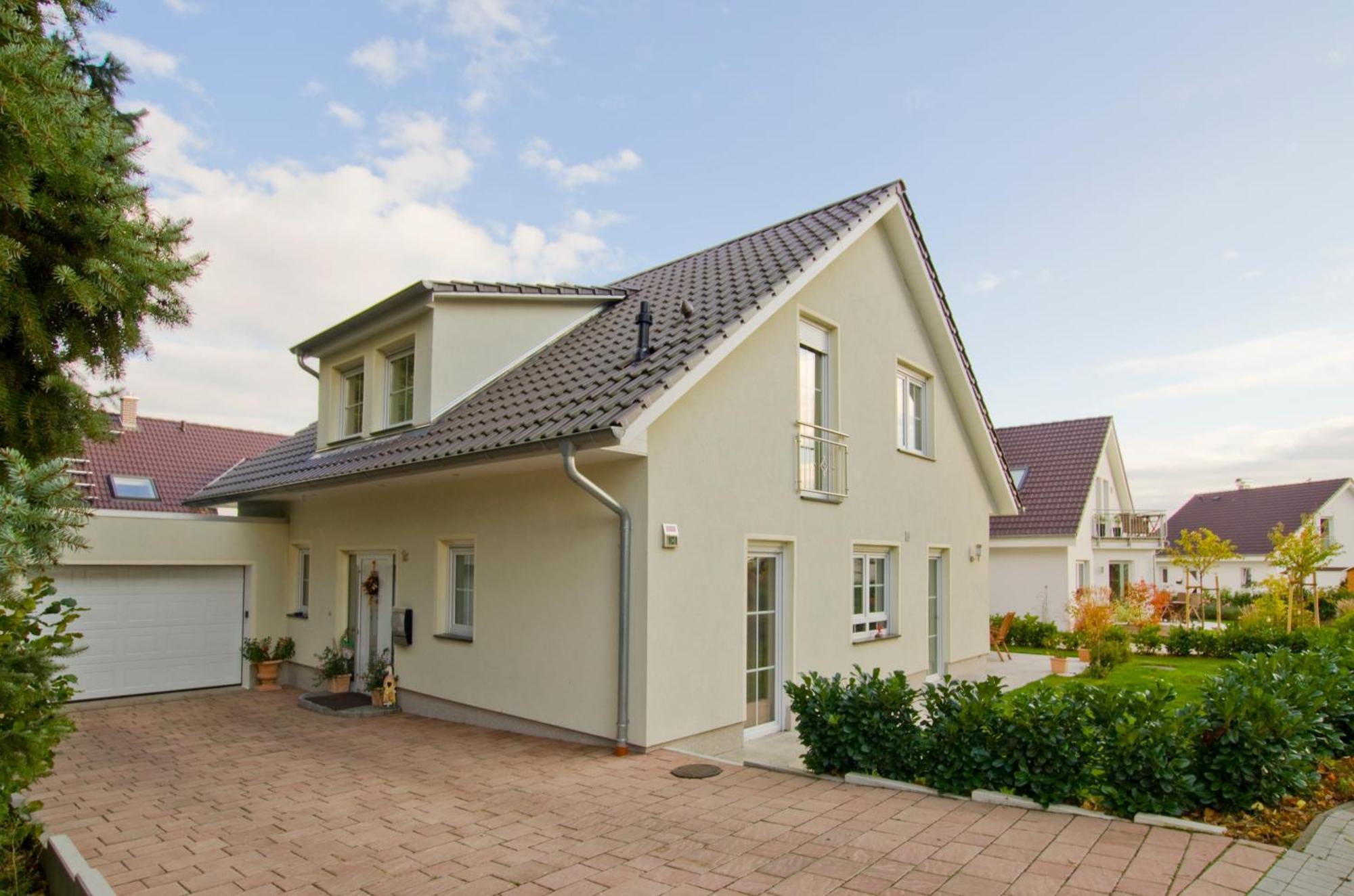 Private Rooms Near Exhibition Center Hannover Exterior photo