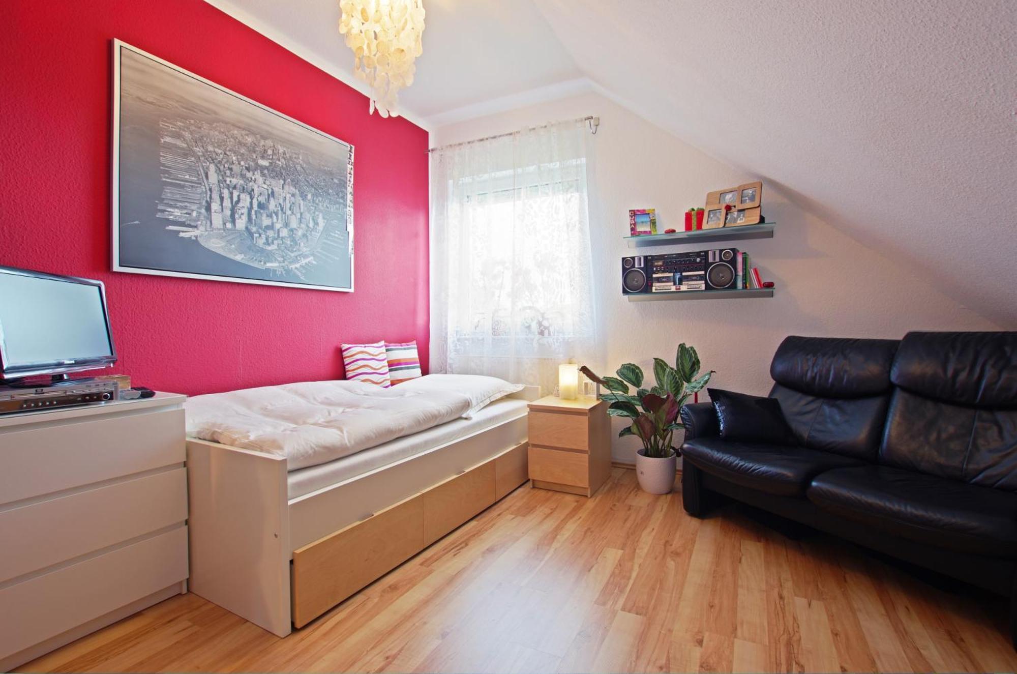 Private Rooms Near Exhibition Center Hannover Exterior photo