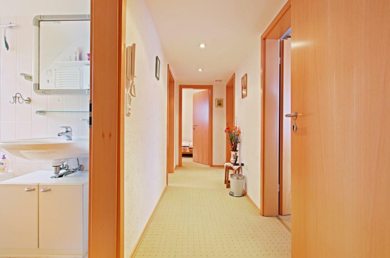 Private Rooms Near Exhibition Center Hannover Exterior photo