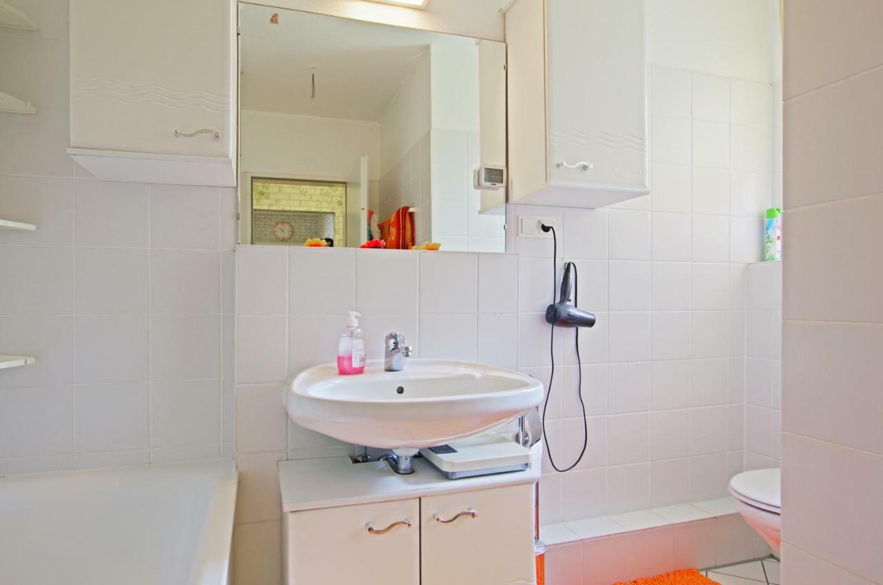 Private Rooms Near Exhibition Center Hannover Exterior photo
