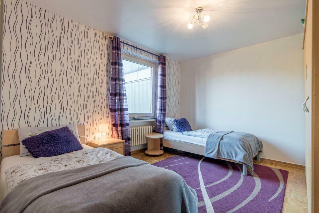 Private Rooms Near Exhibition Center Hannover Exterior photo