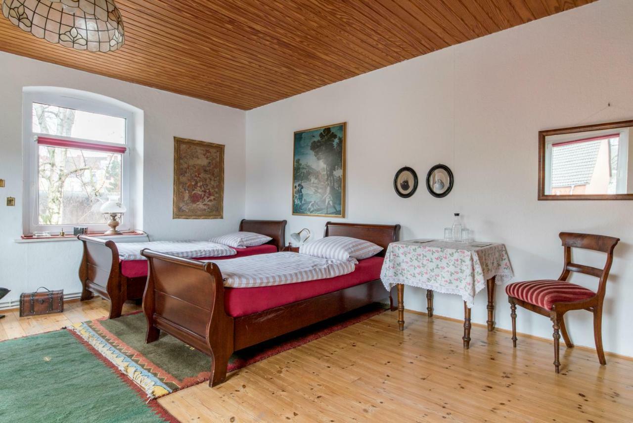 Private Rooms Near Exhibition Center Hannover Exterior photo